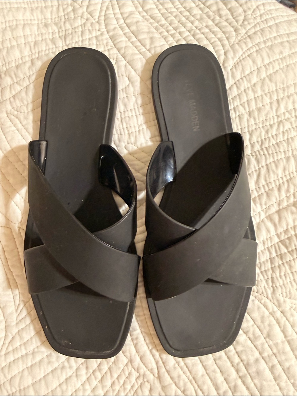 Steve Madden Matte Black Criss-Cross Slide Sandals